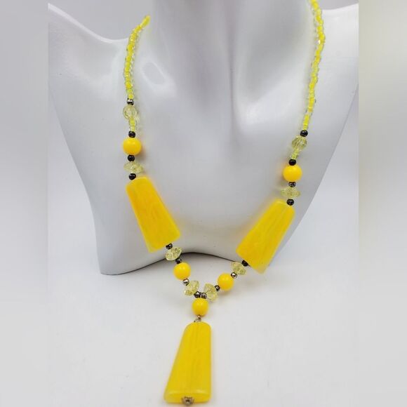 Native beaded bright yellow‎ mystic sunshine necklace N0328 - Picture 1 of 3